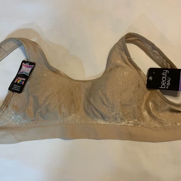 Bali Size Small comfort flex fit nude bra.  Lightly padded cups sewn in.  NWT - Picture 1 of 8